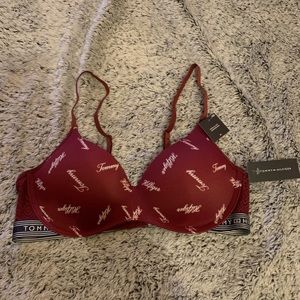 NWT Tommy Hilfiger Wirefree Bra
